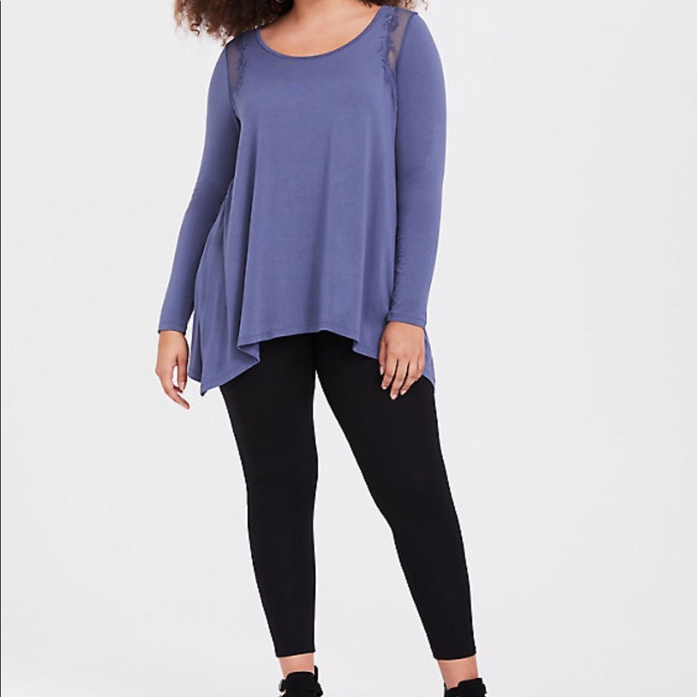 Lace detail tee